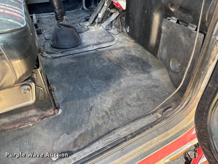 image for item FB3011 1999 Peterbilt 378 semi truck