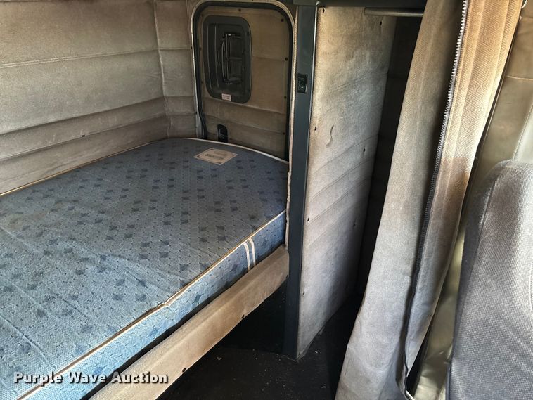 image for item FB3011 1999 Peterbilt 378 semi truck