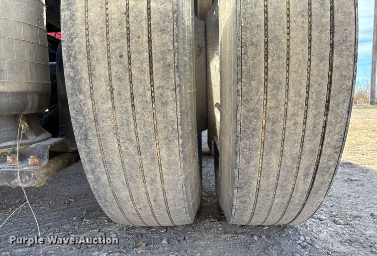 image for item FB3011 1999 Peterbilt 378 semi truck