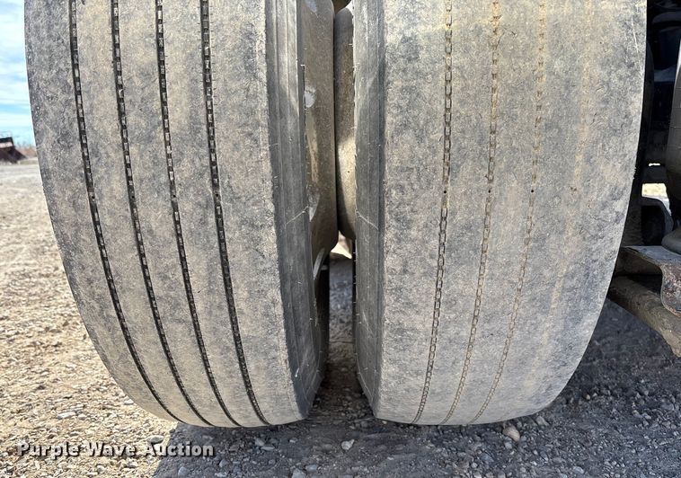 image for item FB3011 1999 Peterbilt 378 semi truck