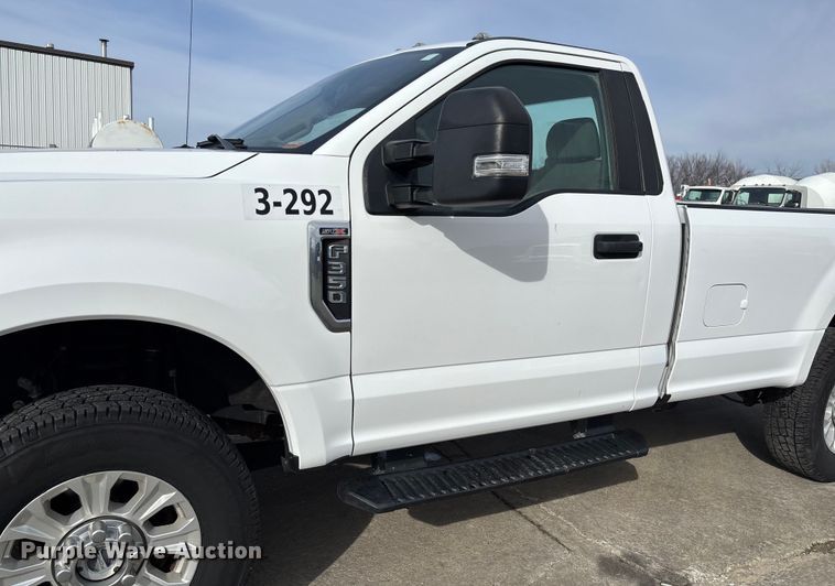 image for item FB3028 2020 Ford F350 Super Duty pickup truck