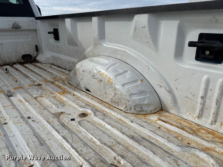 image for item FB3028 2020 Ford F350 Super Duty pickup truck