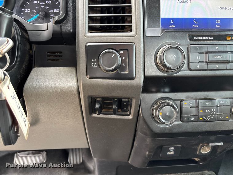 image for item FB3028 2020 Ford F350 Super Duty pickup truck