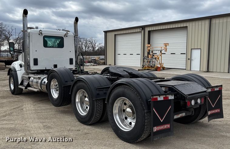 image for item FB3083 2021 Kenworth T880 semi truck