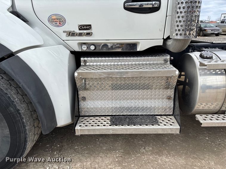 image for item FB3083 2021 Kenworth T880 semi truck