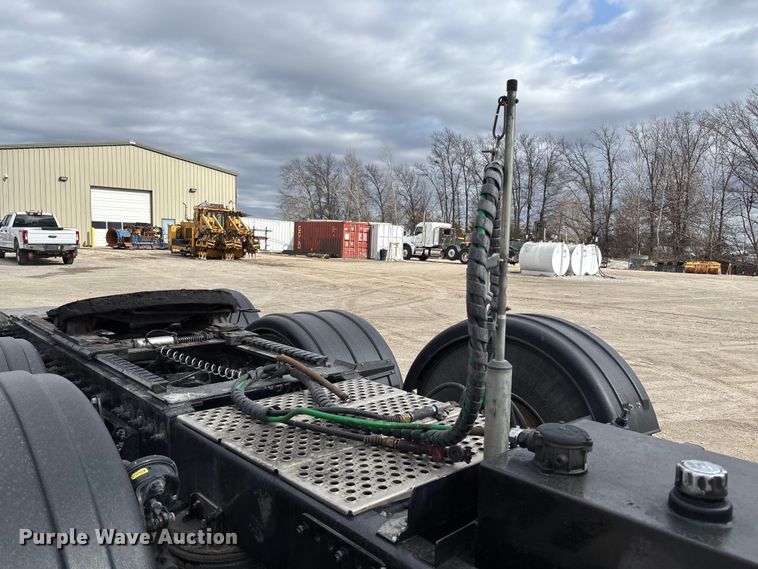 image for item FB3083 2021 Kenworth T880 semi truck