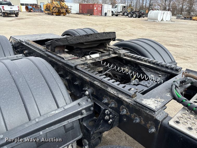 image for item FB3083 2021 Kenworth T880 semi truck