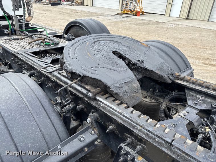 image for item FB3083 2021 Kenworth T880 semi truck