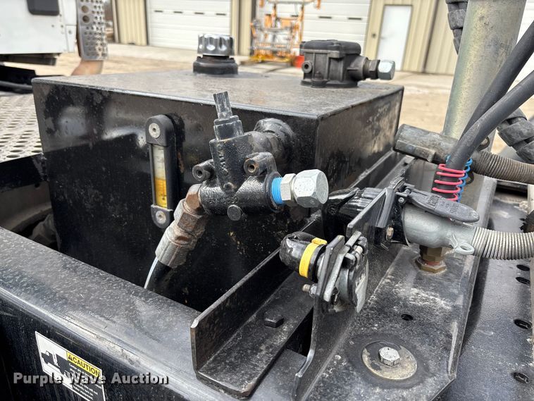 image for item FB3083 2021 Kenworth T880 semi truck