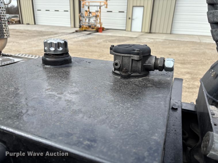 image for item FB3083 2021 Kenworth T880 semi truck