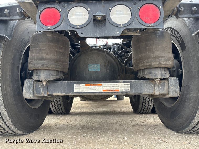 image for item FB3083 2021 Kenworth T880 semi truck