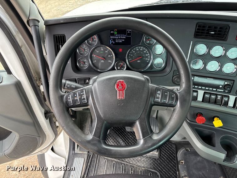 image for item FB3083 2021 Kenworth T880 semi truck