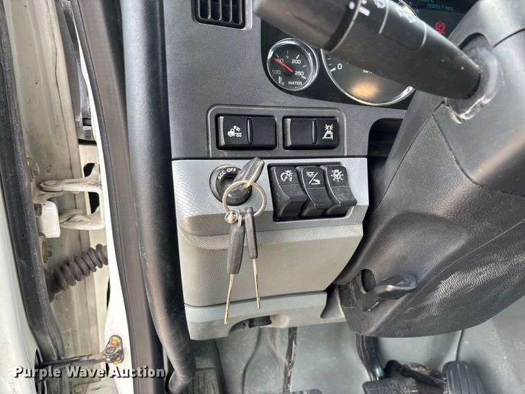 image for item FB3083 2021 Kenworth T880 semi truck