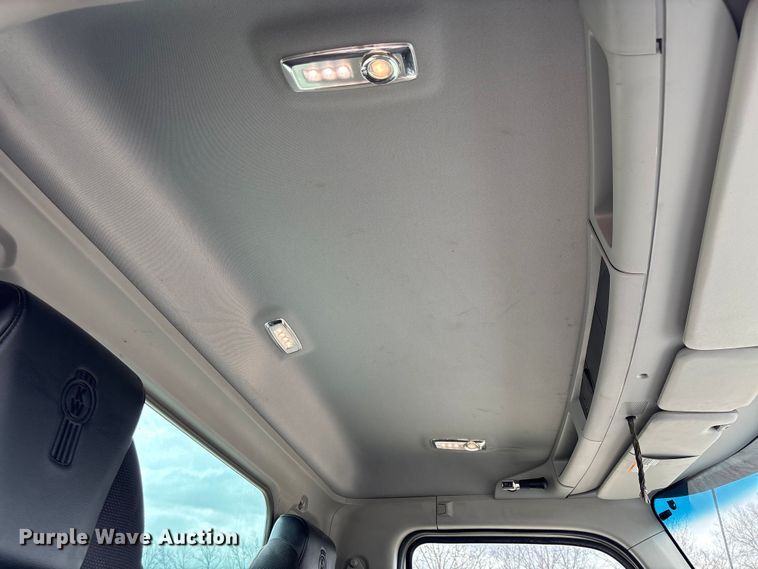 image for item FB3083 2021 Kenworth T880 semi truck