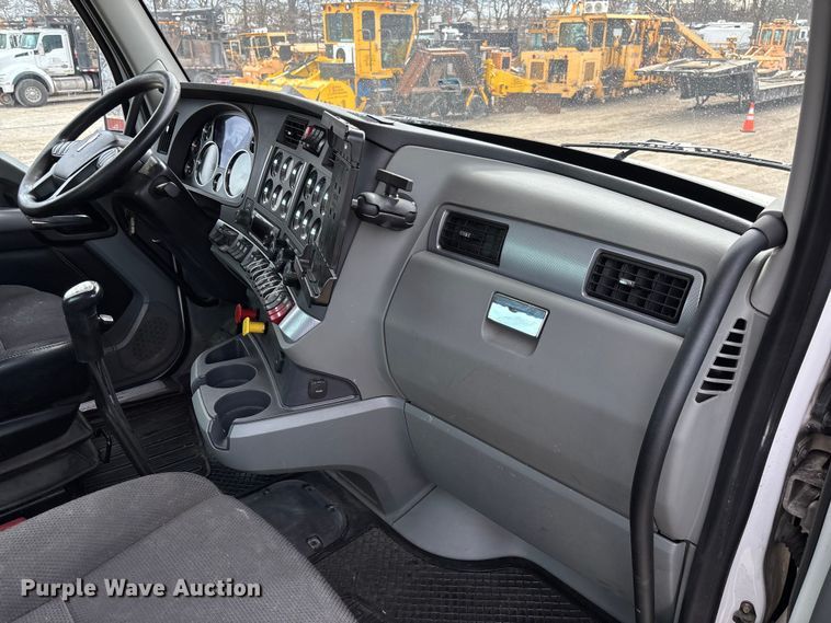 image for item FB3083 2021 Kenworth T880 semi truck