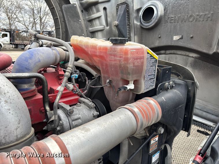 image for item FB3083 2021 Kenworth T880 semi truck