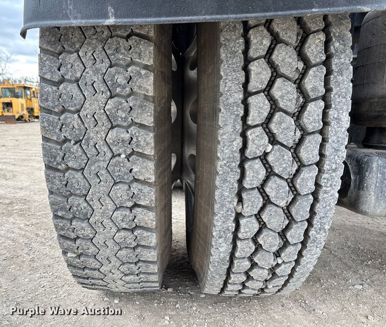 image for item FB3083 2021 Kenworth T880 semi truck