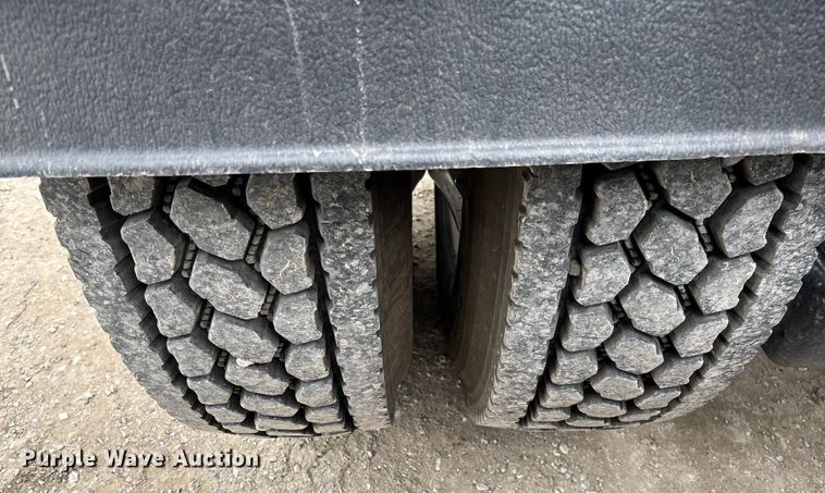 image for item FB3083 2021 Kenworth T880 semi truck