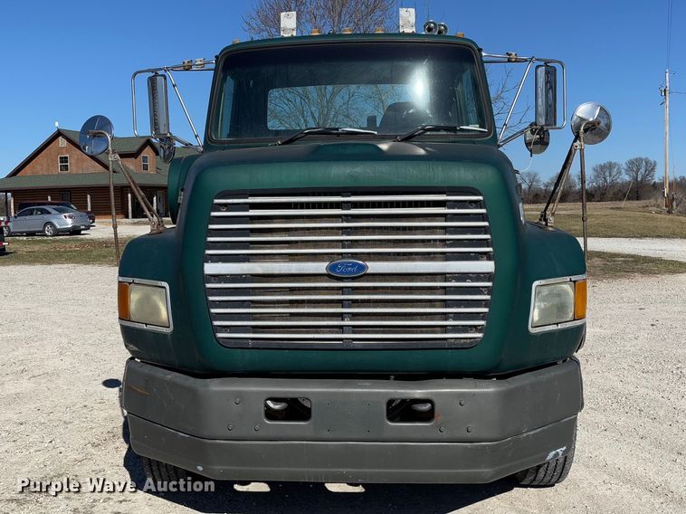 image for item FB3106 1995 Ford L9000 semi truck