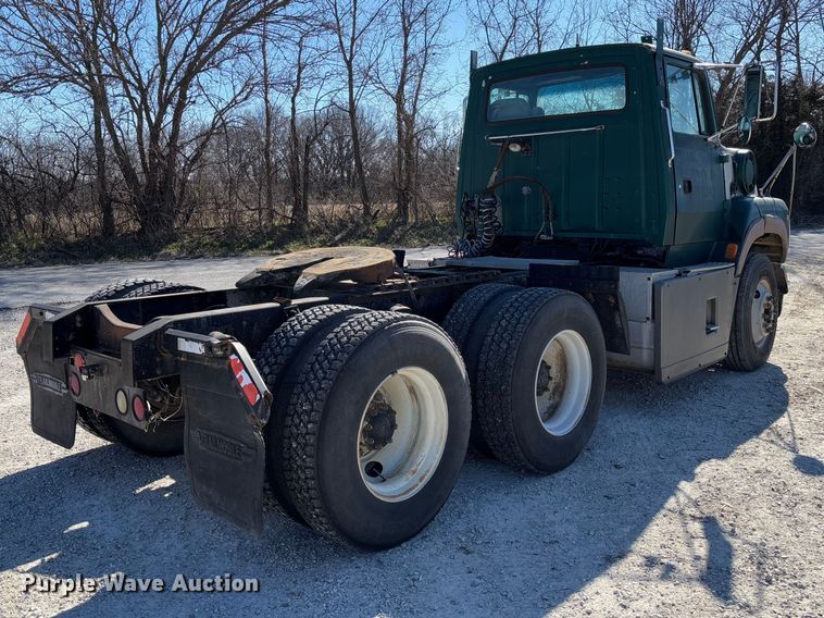 image for item FB3106 1995 Ford L9000 semi truck