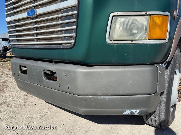 image for item FB3106 1995 Ford L9000 semi truck