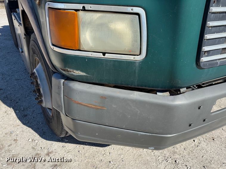 image for item FB3106 1995 Ford L9000 semi truck