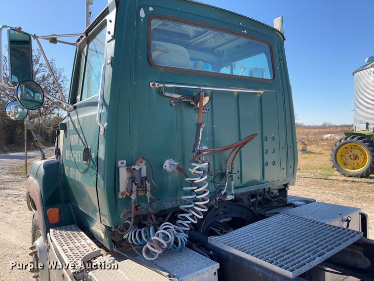 image for item FB3106 1995 Ford L9000 semi truck