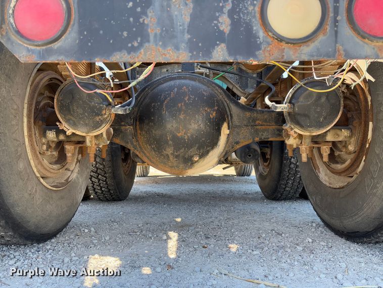 image for item FB3106 1995 Ford L9000 semi truck