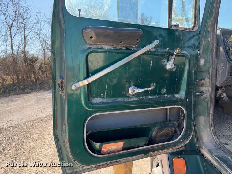 image for item FB3106 1995 Ford L9000 semi truck