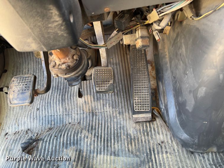 image for item FB3106 1995 Ford L9000 semi truck