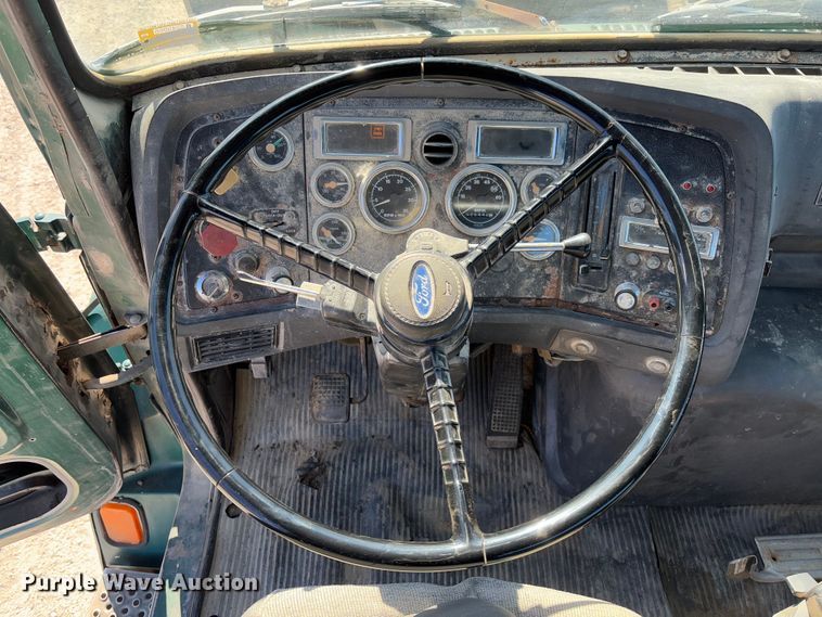 image for item FB3106 1995 Ford L9000 semi truck