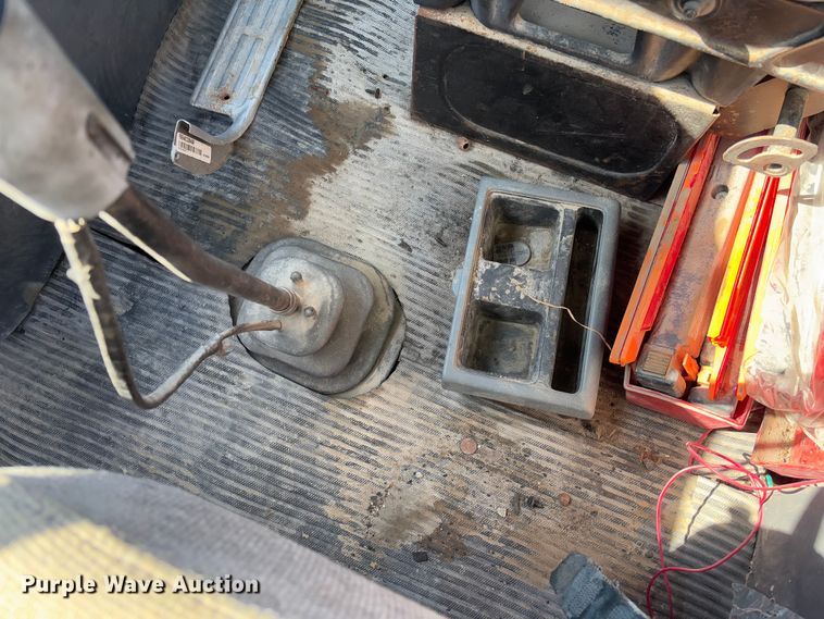 image for item FB3106 1995 Ford L9000 semi truck