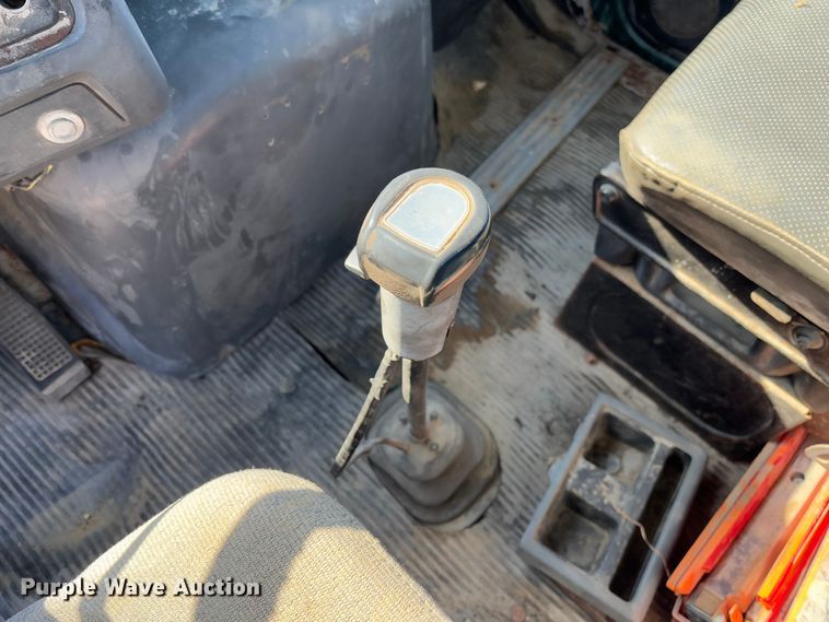 image for item FB3106 1995 Ford L9000 semi truck