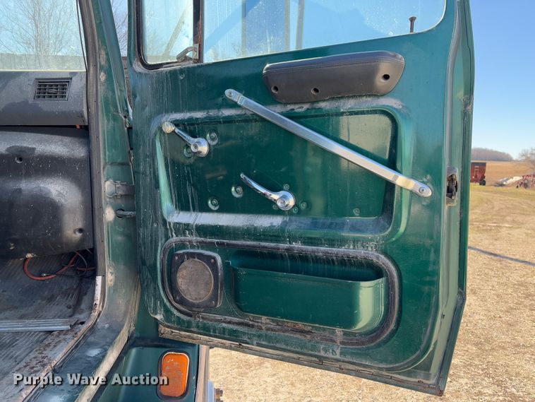 image for item FB3106 1995 Ford L9000 semi truck