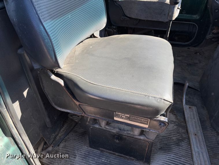 image for item FB3106 1995 Ford L9000 semi truck