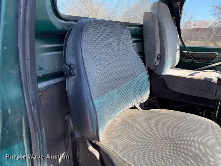 image for item FB3106 1995 Ford L9000 semi truck