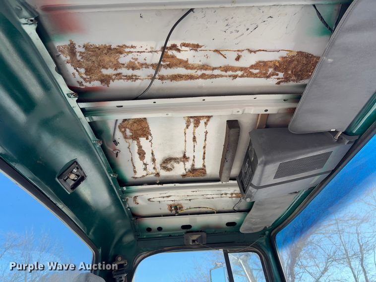 image for item FB3106 1995 Ford L9000 semi truck