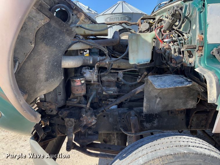 image for item FB3106 1995 Ford L9000 semi truck