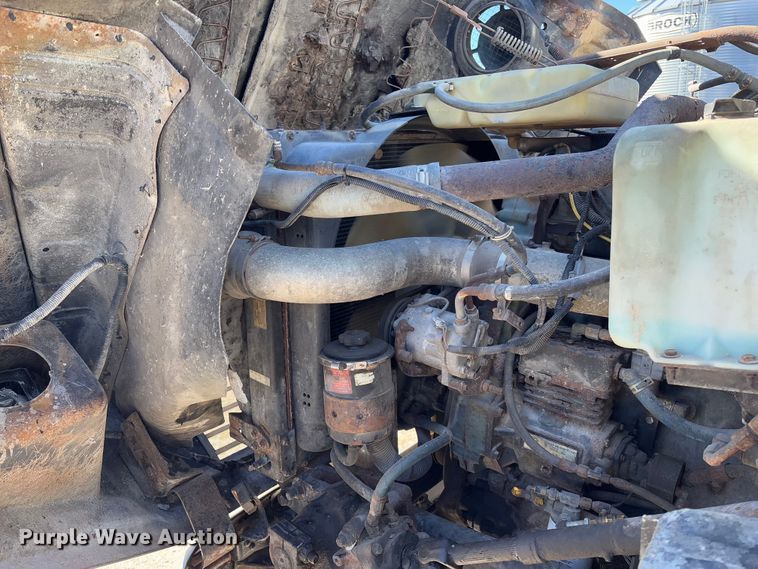 image for item FB3106 1995 Ford L9000 semi truck