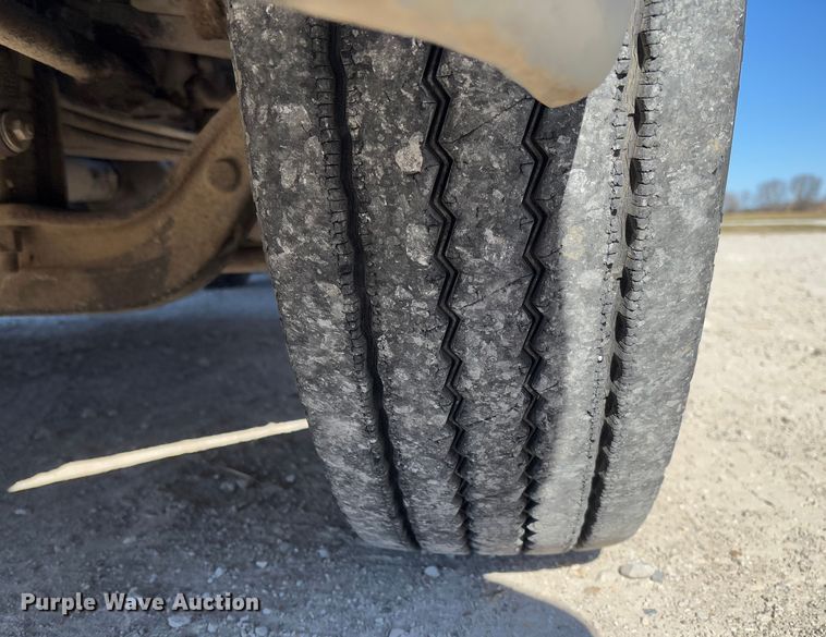 image for item FB3106 1995 Ford L9000 semi truck