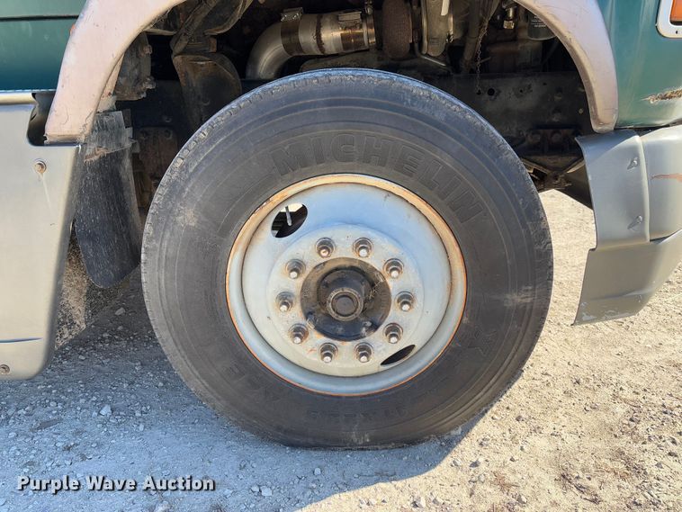 image for item FB3106 1995 Ford L9000 semi truck