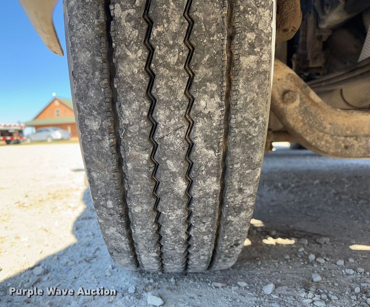 image for item FB3106 1995 Ford L9000 semi truck