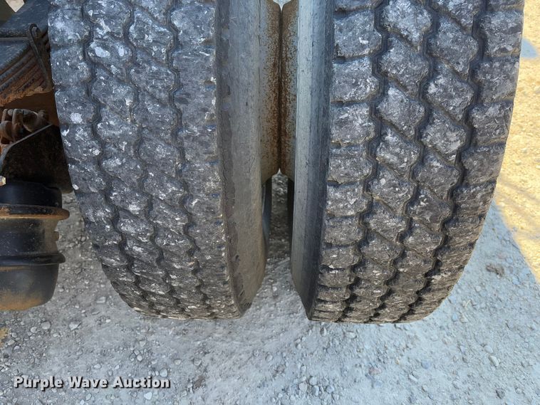 image for item FB3106 1995 Ford L9000 semi truck