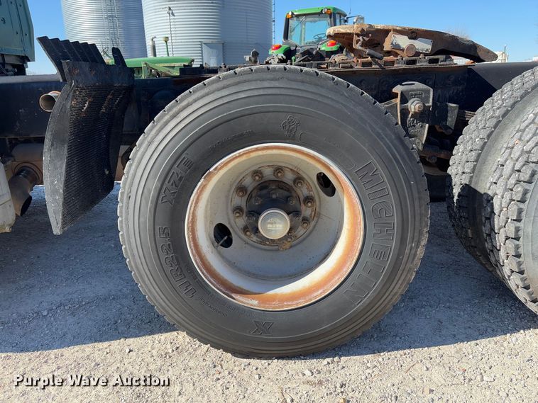 image for item FB3106 1995 Ford L9000 semi truck