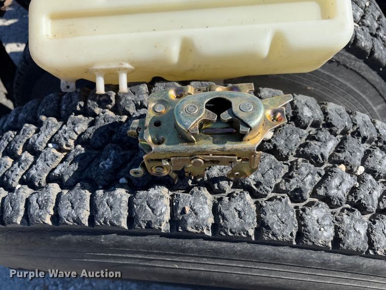 image for item FB3106 1995 Ford L9000 semi truck