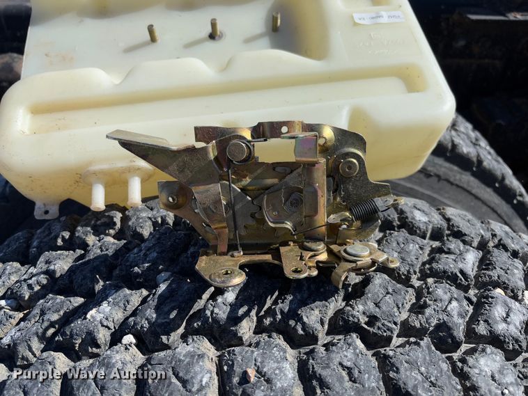 image for item FB3106 1995 Ford L9000 semi truck