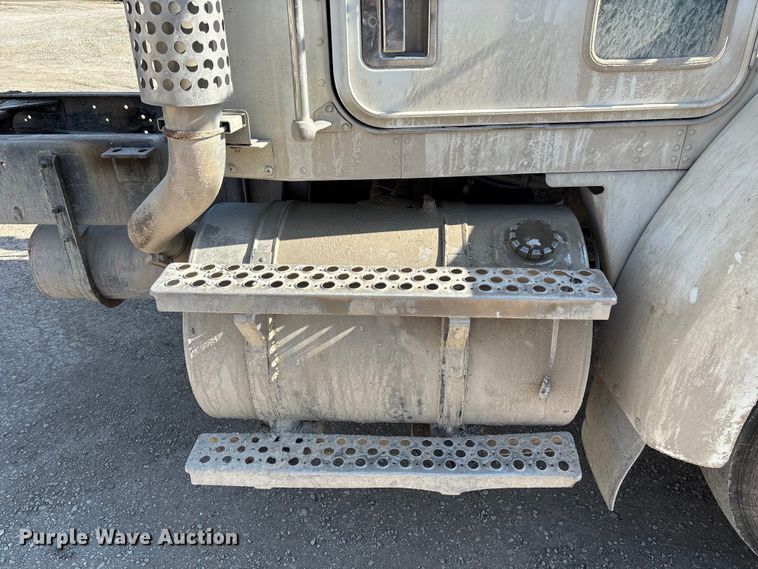 image for item FB3508 2001 Kenworth T300 truck cab and chassis