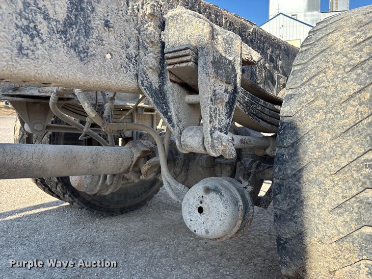 image for item FB3508 2001 Kenworth T300 truck cab and chassis