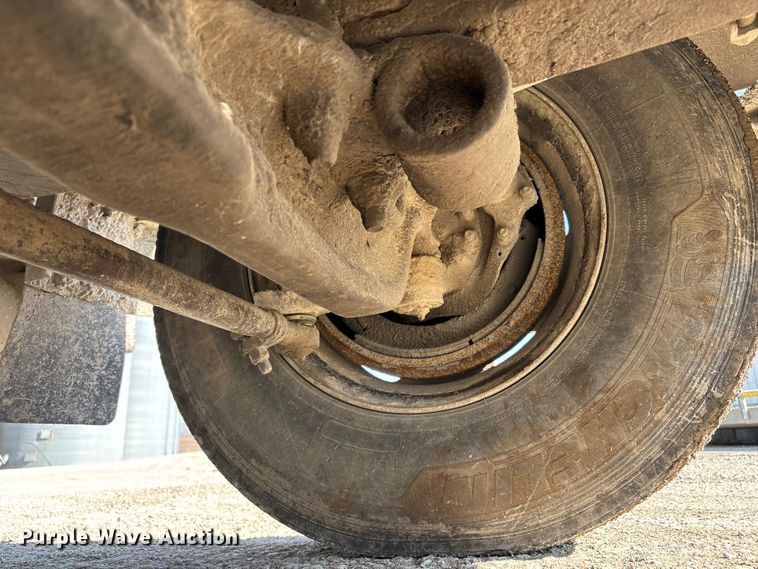 image for item FB3508 2001 Kenworth T300 truck cab and chassis