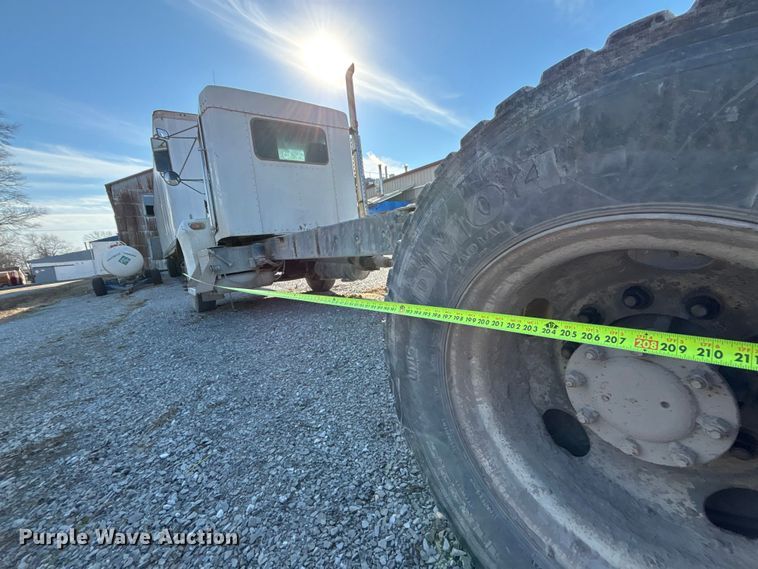 image for item FB3508 2001 Kenworth T300 truck cab and chassis